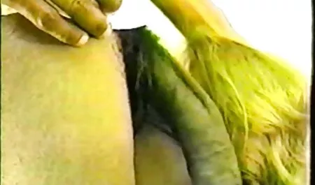 Petite Jenna si video hard gratis casalinghe riempie la figa con un grande dildo