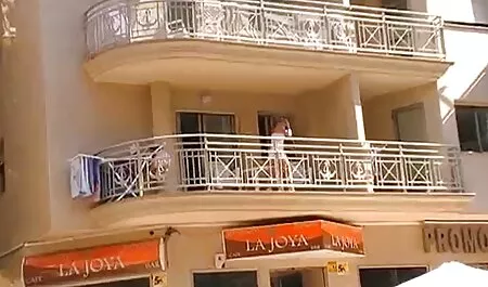 Ragazza bionda con tette piccole Via Lasciva fa video amatoriali casalinghi gratis pompino e scopa