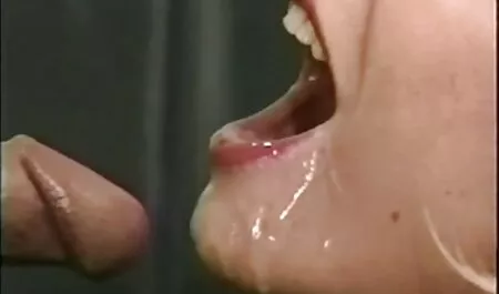 Cornea giovane dà una video casalinghe hard testa incredibile