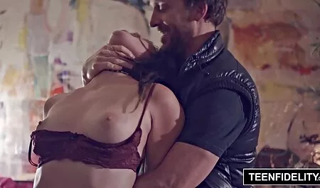 Brazzers-poliziotto caldo succhia e scopa video porno donne casalinghe in uniforme