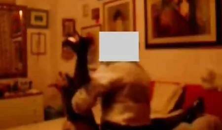 Bionda in collant si toglie i film porno casalinghi gratis tacchi sulla piattaforma