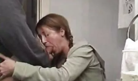 Busty milf Scopata nel suo salotto video hard casalinghe italiane in un video amatoriale