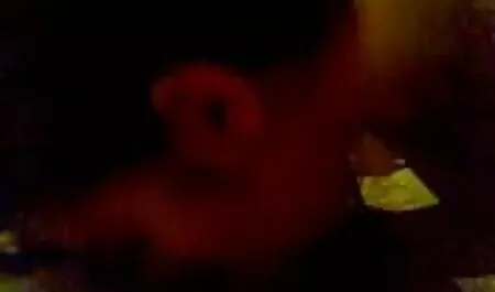 Trans ladyboy con grandi casalinghe porno gratis tette colpi il suo cazzo