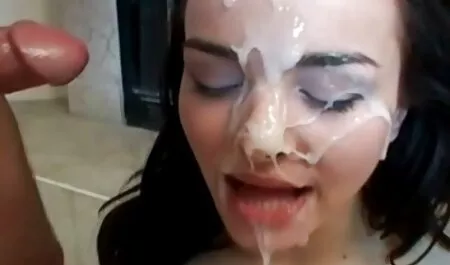 Muscoloso video porno casalinghe italiani Latino bareback culo