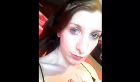 Softcore in arancione filmini porno casalinghi per la giovane coppia in lussuria