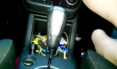 Allungando una mano video hard casalinghe italiane