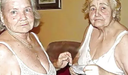 Sensuale Bumblebee Paulinha Lima si masturba mentre la video porno casalinghi gratis macchina del cazzo martella il culo