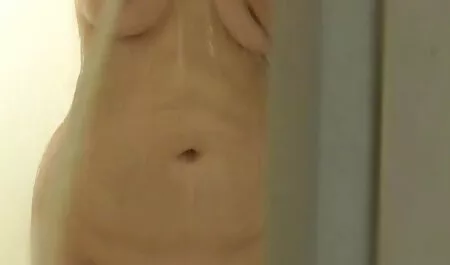JAV in rischioso treno sesso con Busty video gratis casalinghe infedele moglie con i sottotitoli