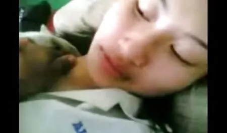 Ibuki in manette ha una fessura video hard italiani casalinghi marrone e succosa