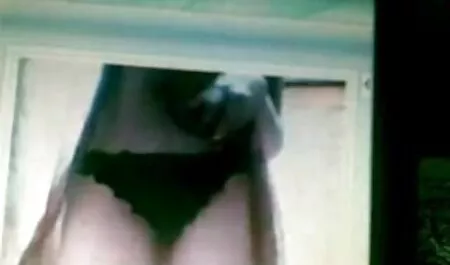 Gangbang scopata dal pugno di una rossa calda MILF video porno gratis casalinghe italiane